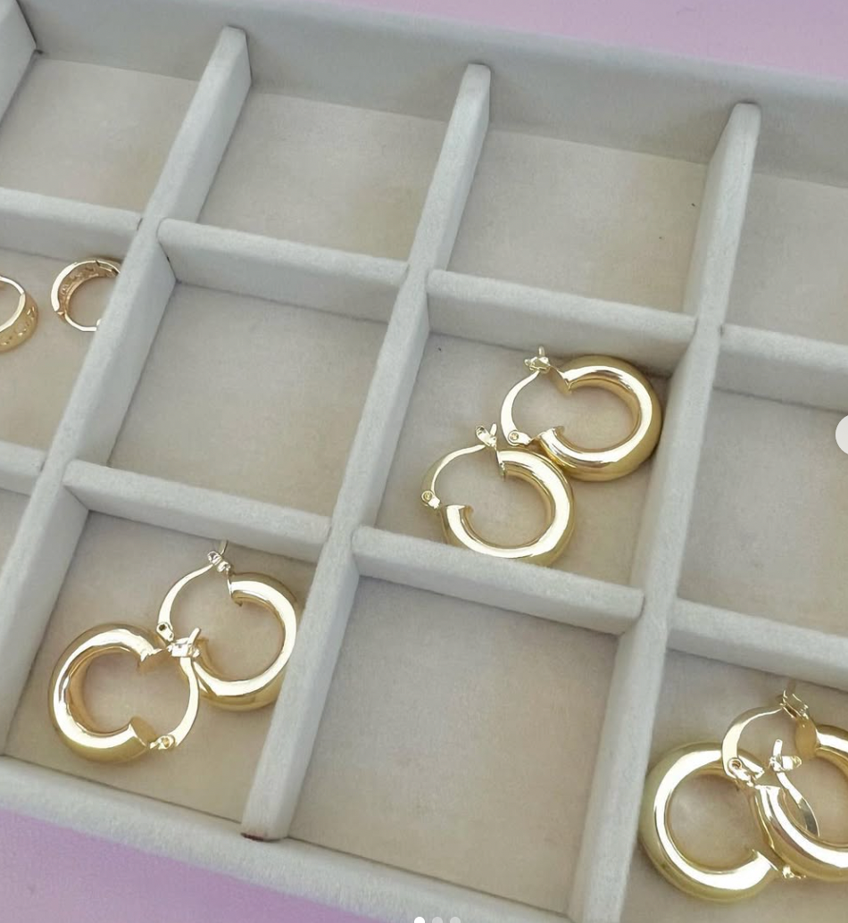 gold hug hoops